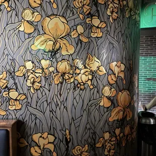 oysters and mussels, interior