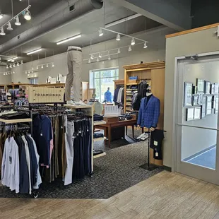 Emsud's Clothiers entrance