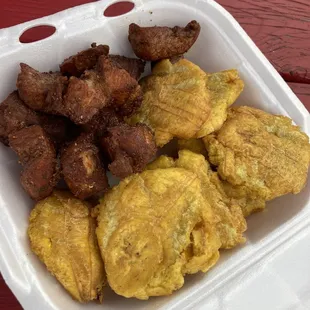Tostones con Carne Frita Meal