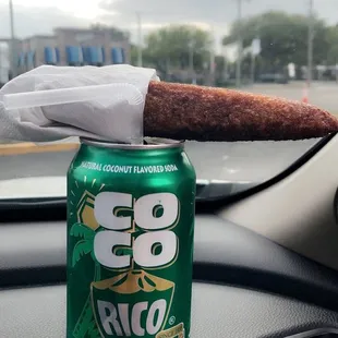 Alcapurria y Coco Rico