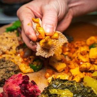 @kenty_eats | injera