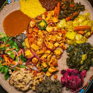 @kenty_eats | passport plate (vegan plate + chicken)