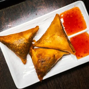 @kenty_eats | lentil sambusa