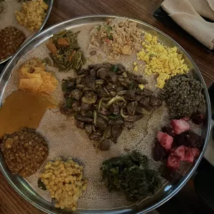 Shennt Tibs &amp; Vegetarian Combination