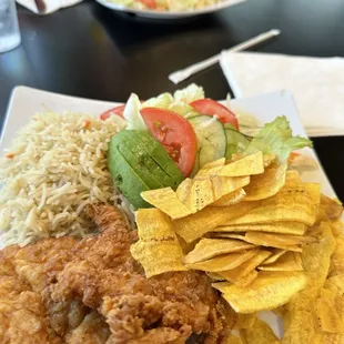 A la Colonial chicken, salad and rice