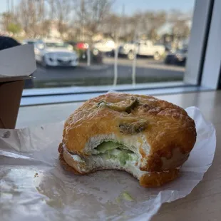 (F) Avo Bagel