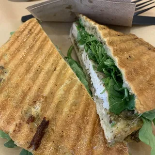 (F) Chicken Pesto