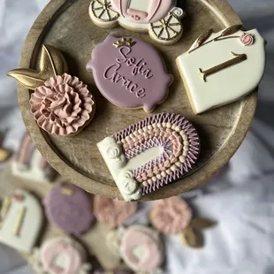 Custom Cookies that can be decorated to match any theme!