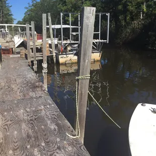 It doesn't have to be fancy to be good! Endurance Seafood- tradition at its best!!!