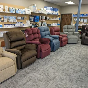 Lift Chair Recliners in all shapes, sizes and colors