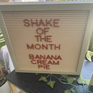 shake of the month banana cream