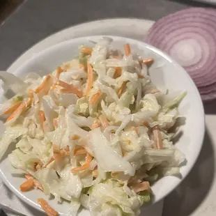 Side of coleslaw... on the bland side.