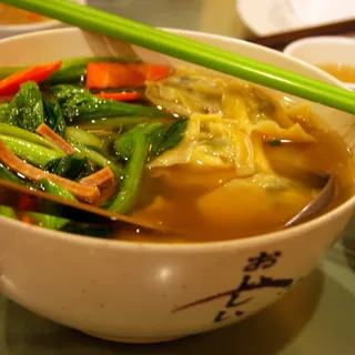 Wonton Soup with Vegetables and Mushroom