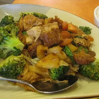 Bean Curd Pouch with Napa Cabbage and Green Vegetable