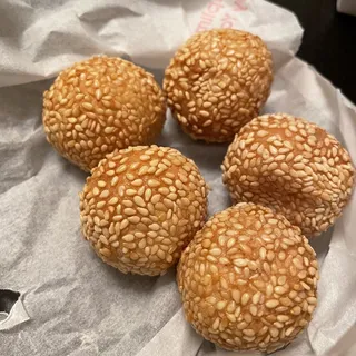 Dessert of Sweet Sesame Balls 4pc