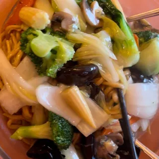 #76. Veggie Deluxe w/ Chow Mein Noddle