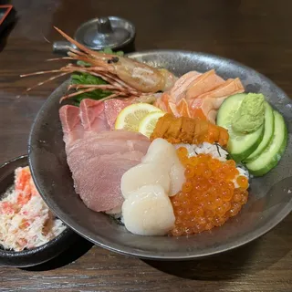 Chirashi Bowl Deluxe