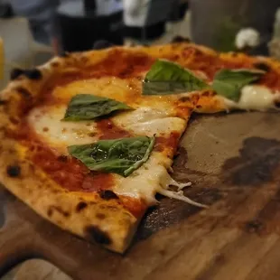 margherita pizza, worth the wait!