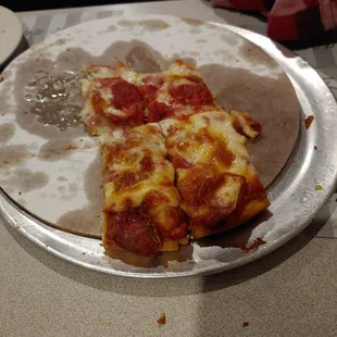 Small pepperoni pizza.