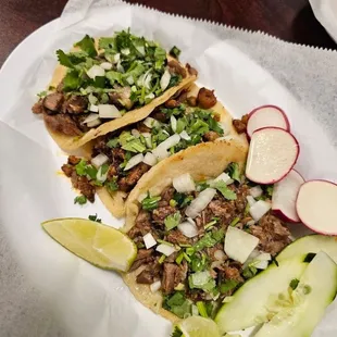 Carnitas and Suadero tacos