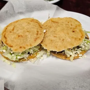 Gorditas de Carnitas