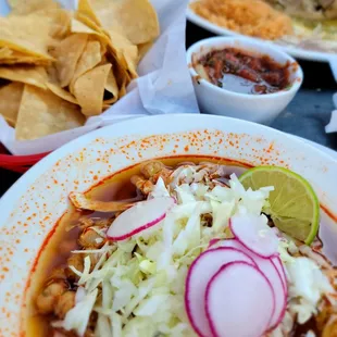Pozole Rojo con Polla y Puerco