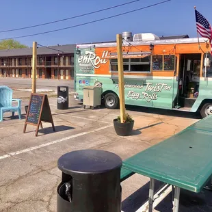 We have outdoor seating!