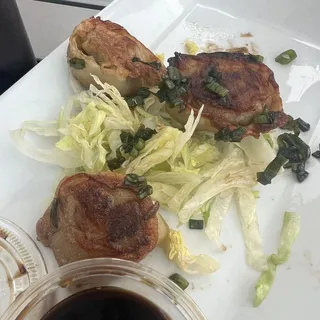 Pan Fried Wontons (6 pcs)