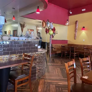 Enssaro inside dining and bar area.