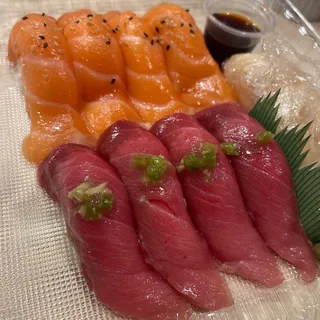 Salmon nigiri