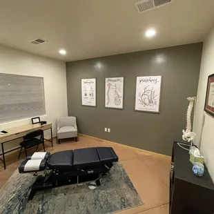 Spacious treatment rooms let you get the most of your adjustment