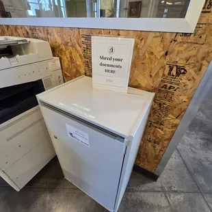 Amenities available when renting space - copying, shredding, etc.