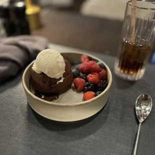 Molten chocolate cake