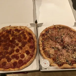XL Pepperoni / XL Mushroom. Extra sauce and extra bake.