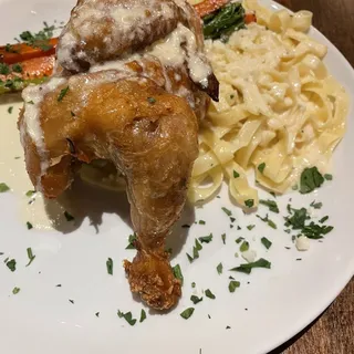 Pollo Fettuccine Alfredo