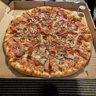 Reg Pepperoni, Cupped Pepperoni &amp; Mushroom Pizza
