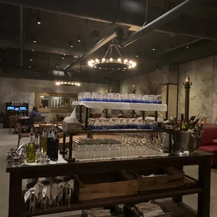 Server station &amp; dining room