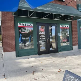 Enzo's NY pizza shop.