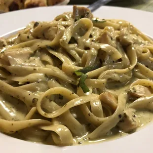 Enzo&apos;s Chicken Pesto