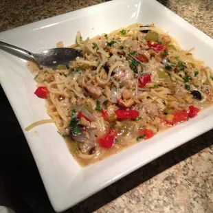 Linguine with white clam sauce. Great flavor and a good portion size that's just as good the next day (had it for lunch!)