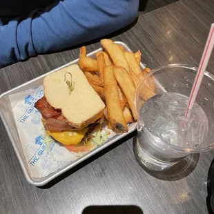 Deltas burger with gluten free bread