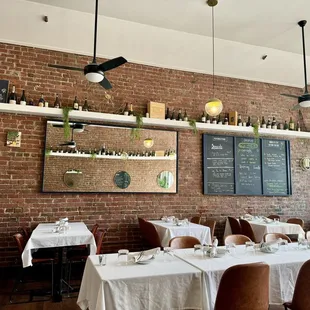 ramen and noodles, interior