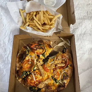 Vegan Spinach &amp; Chicken Gourmet Pizza. Delicious! Their vegan ranch is good too!