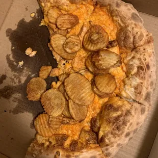 Vegan Buffalo chicken gourmet pizza