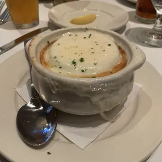 Classic French Onion Soup Gratinee