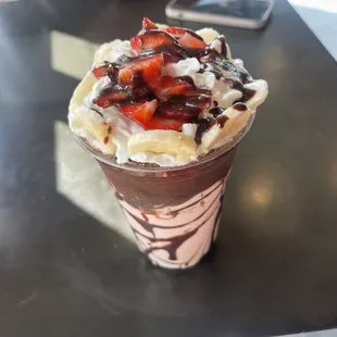 banana split shake!!