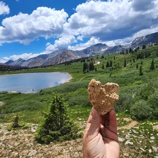 We love to rockhound....do you?  Let us point you in the right direct!