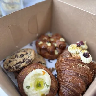 donuts, food, dough desserts
