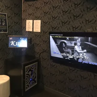 ramen and noodles, interior