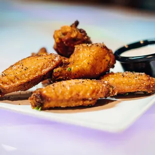fried chicken wings with dipping sauce
